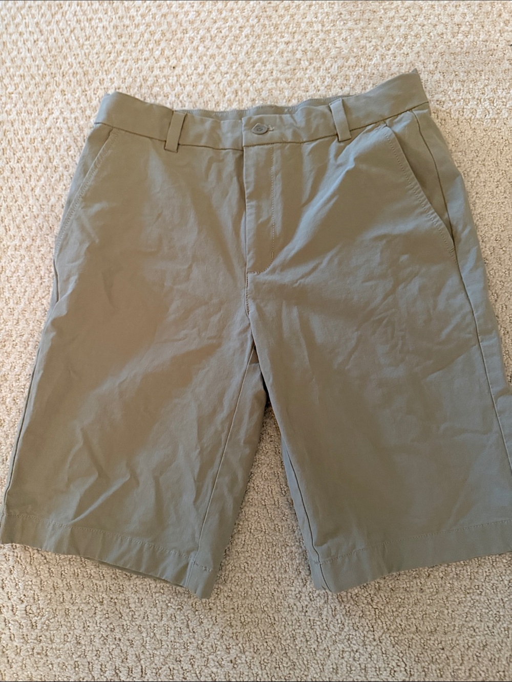 Like New Vineyard Vines Boys khaki performance/golf shorts.